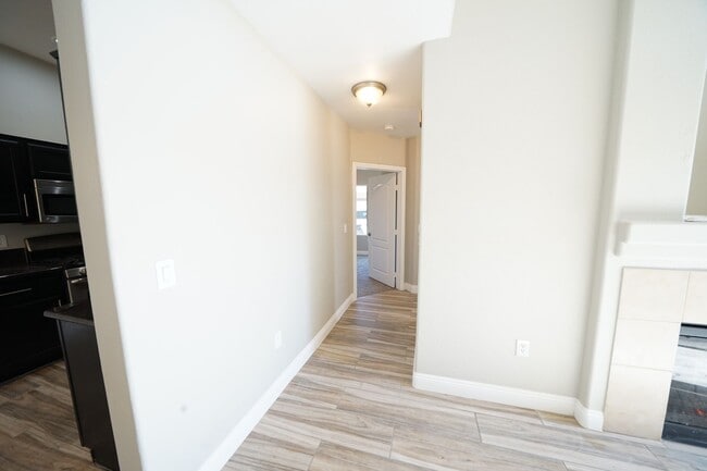 Building Photo - SHOWINGS AVAILABLE NOW