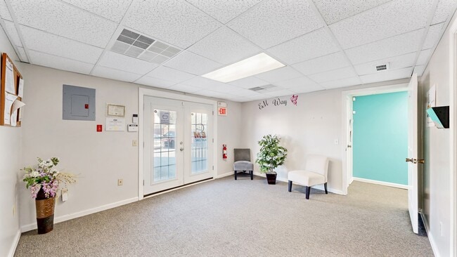 Building Photo - 383 W North St