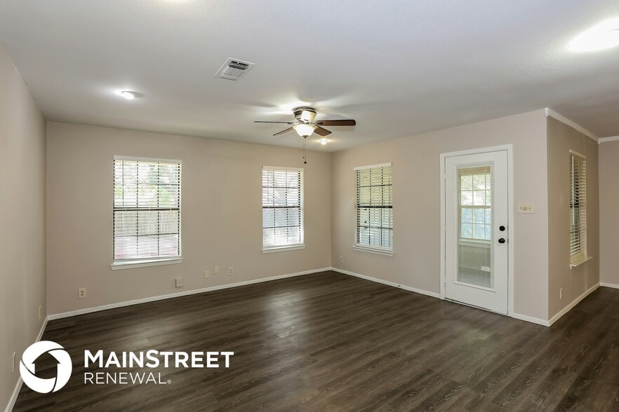 Building Photo - 1600 E Bankhead Dr