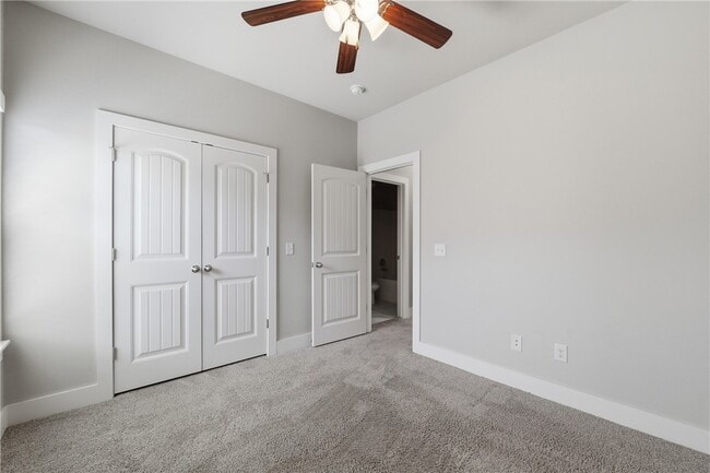 Building Photo - 40 E Loveland Loop