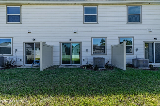 Building Photo - 9833 Fiddleback Ln