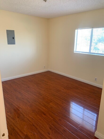Building Photo - 1113 Circle City Dr