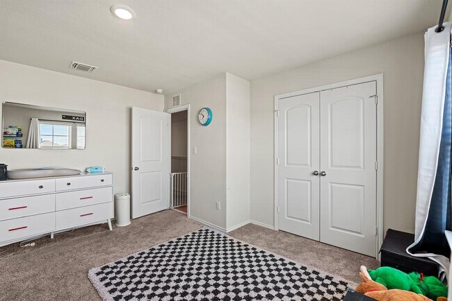 Building Photo - 324 Black Alder St