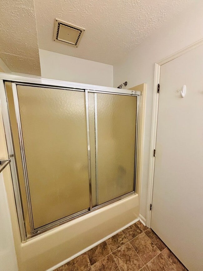 Building Photo - Studio 1 Bath with Loft Condo