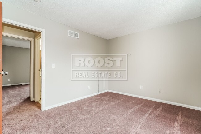Building Photo - Two Bedroom, One Bathroom Condo in Blacklick