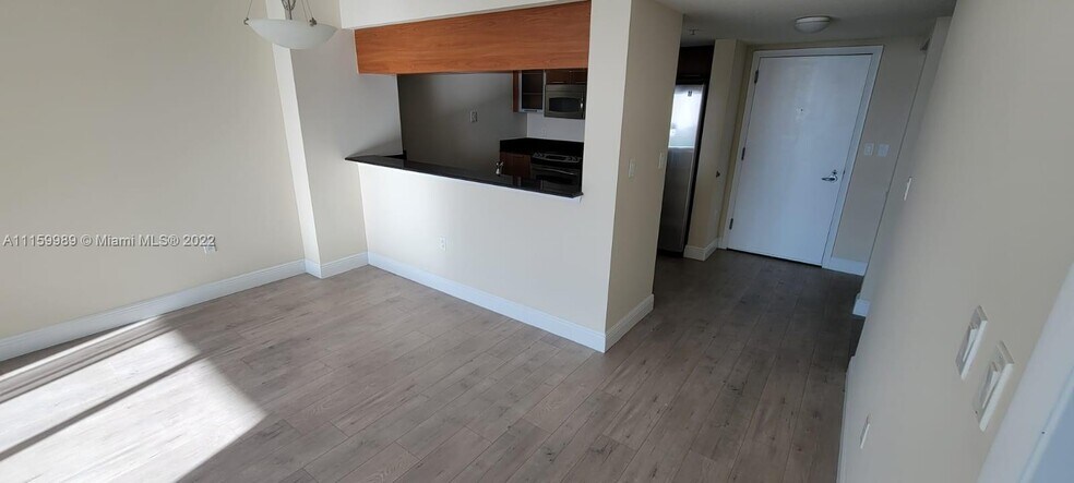 Building Photo - 1800 N Bayshore Dr