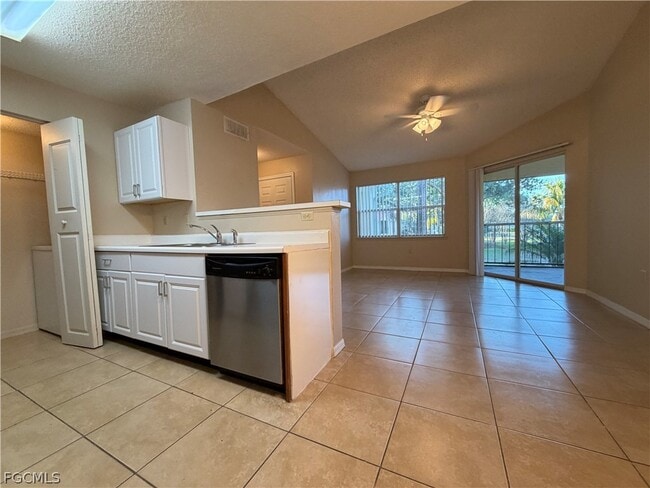 Building Photo - 12561 Equestrian Cir