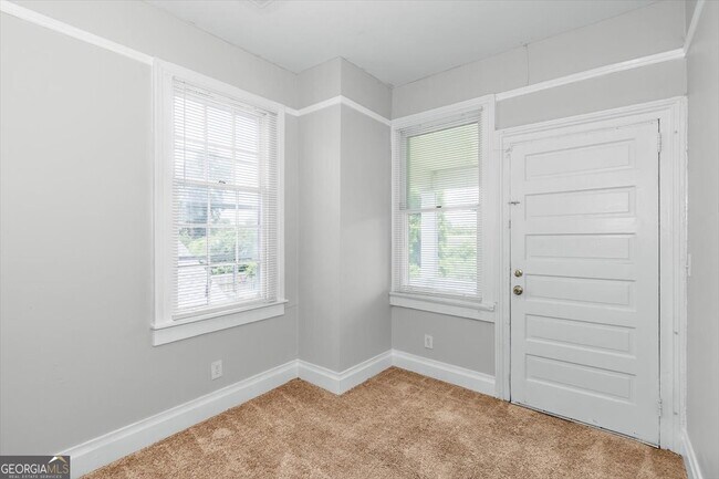 Building Photo - 211 Broad St