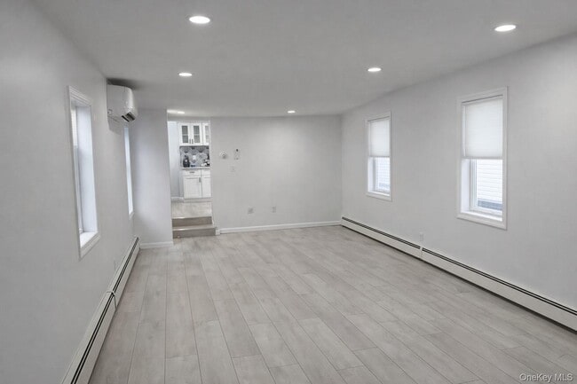 Building Photo - 70 S Cottage St