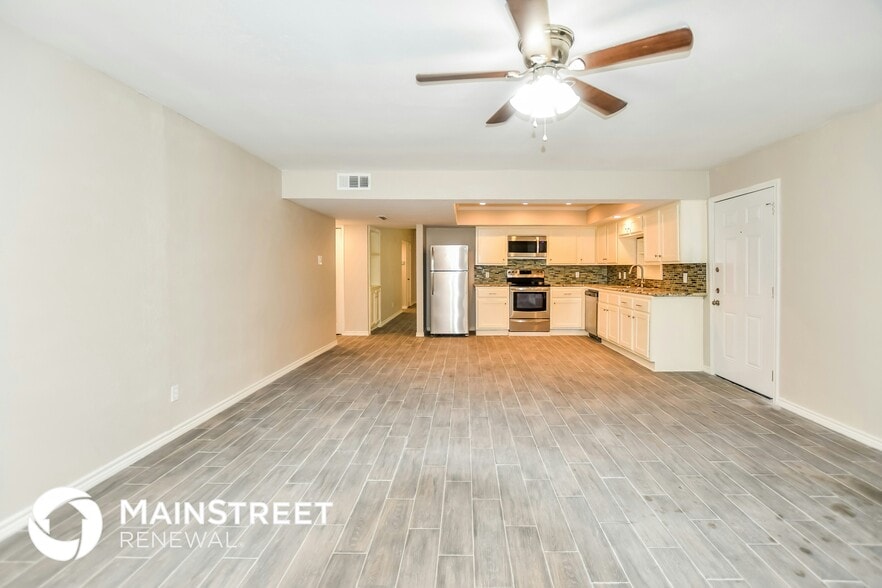 Building Photo - 2902 Branch Oaks Dr