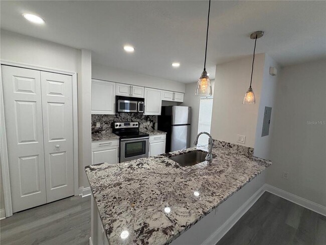 Building Photo - 4105 Waterside Island Ct
