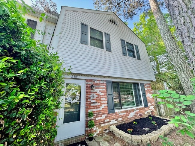 Building Photo - READY 11-07-25!! 3-Bedroom Townhome at the...