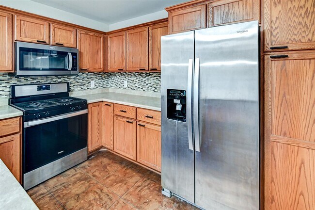 Building Photo - 2633 Koshkonong Way