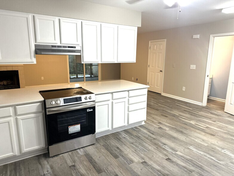 Building Photo - 178 Beaver Pond Loop