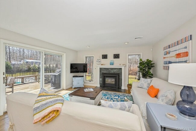 Building Photo - 16 Hildreth Rd S