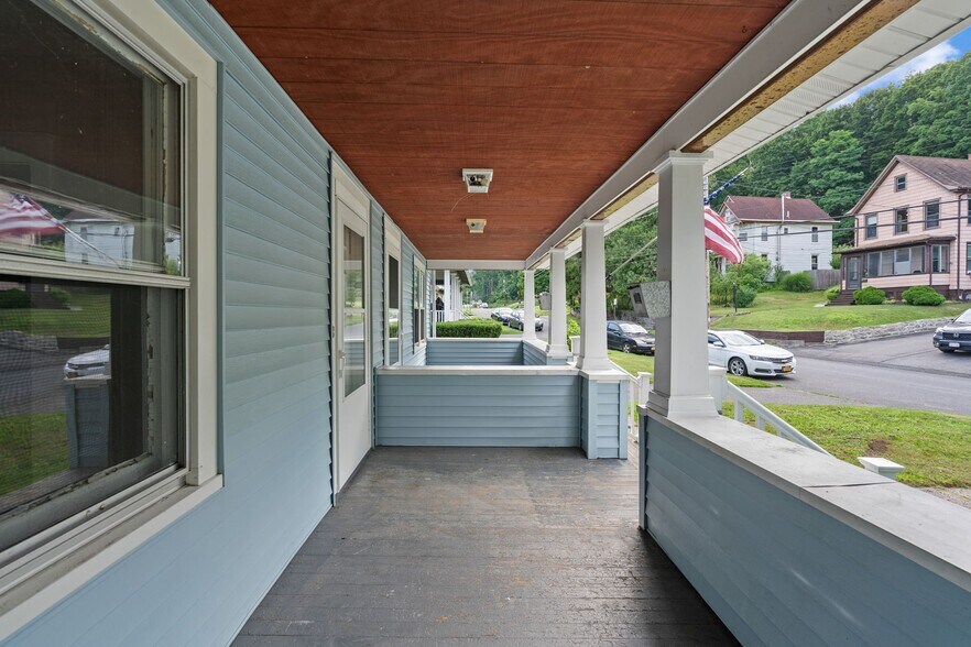 Building Photo - 114 Linderman Ave