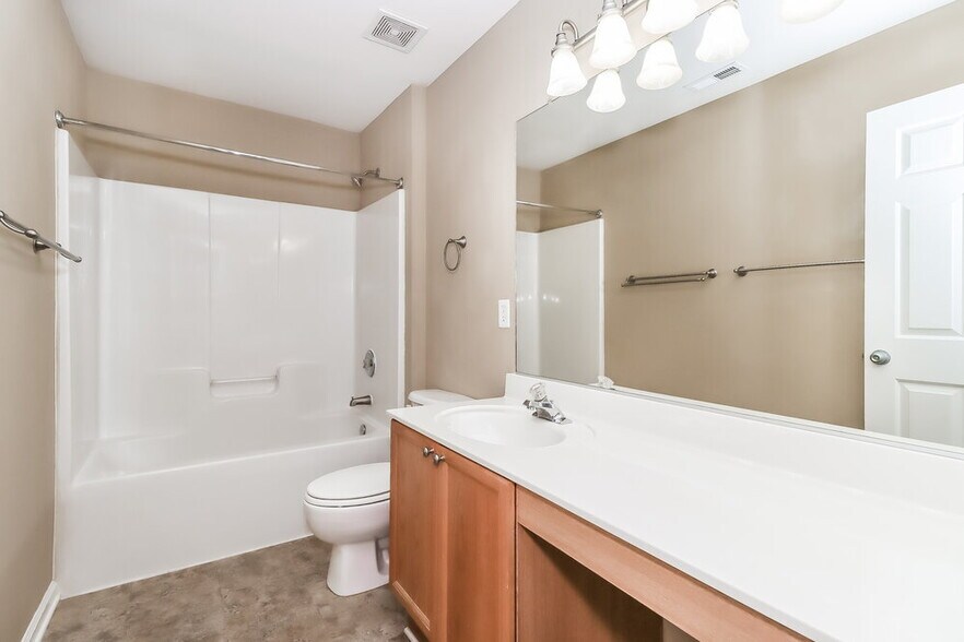 Building Photo - 10217 Meadow Crossing Ln