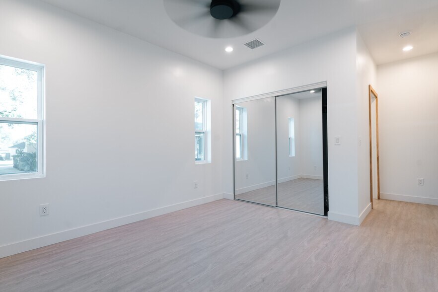 Building Photo - 1507 Valencia Ave