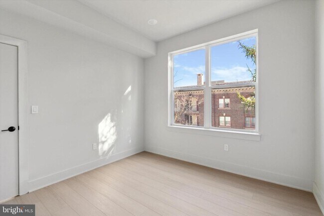 Building Photo - 5521 Wayne Ave