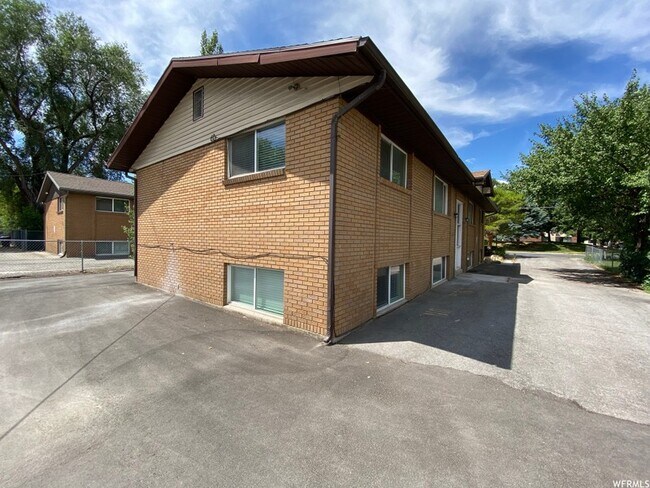 Building Photo - 3135 S 200 E