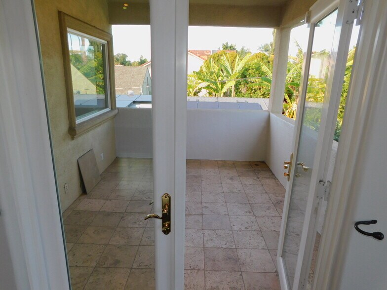 Building Photo - 406 N Fairview St