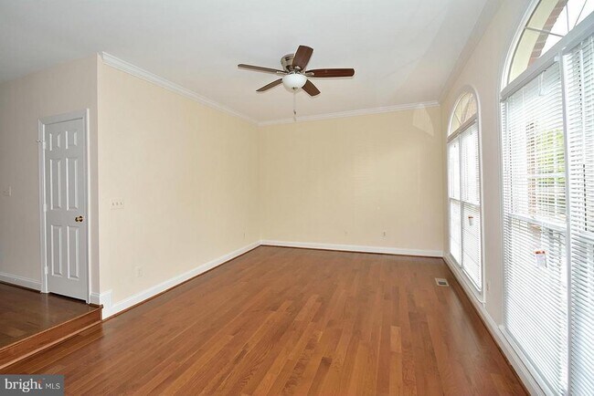 Building Photo - 9425 Van Arsdale Dr