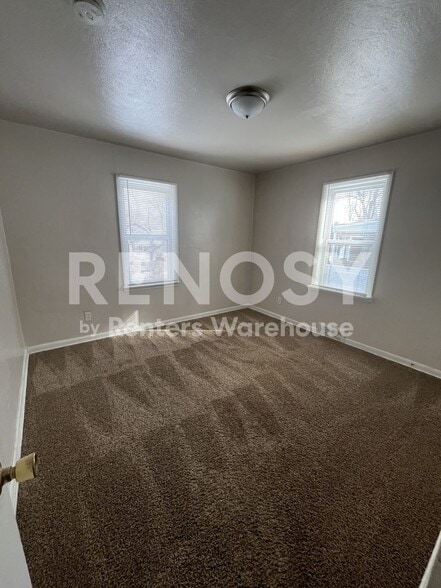Building Photo - 9812 Balboa Dr