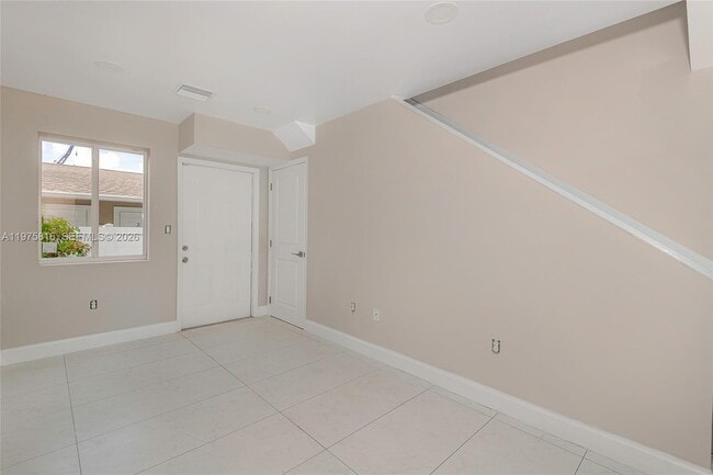 Building Photo - 813 NW 3rd Ave