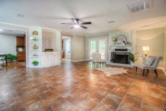 Building Photo - 6016 Teas Nursery Rd