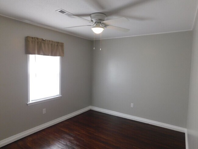 Building Photo - Charming Home in Havelock