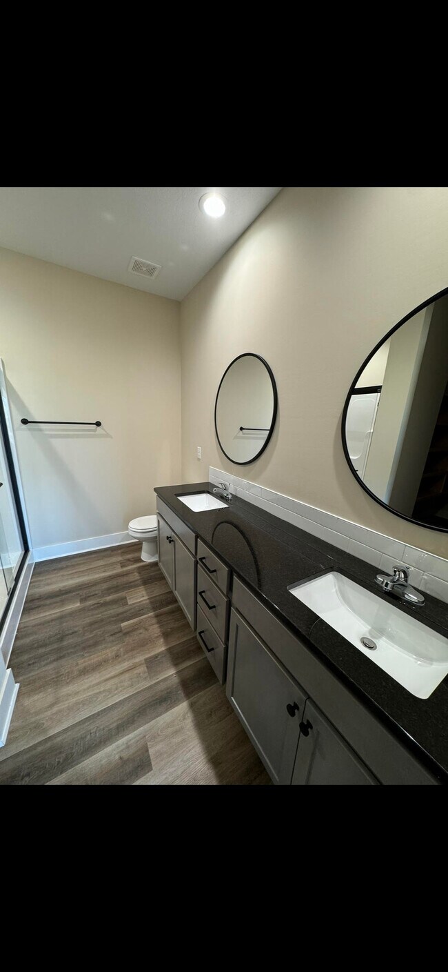 Building Photo - 792 Trails End Ct