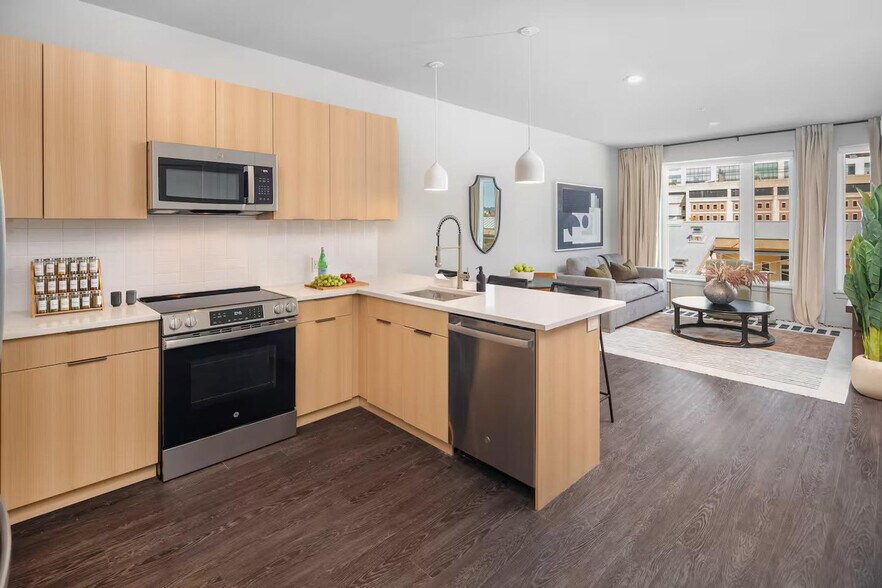 Building Photo - 51 S Broadway