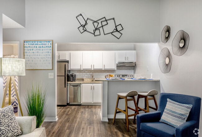 Interior Photo - Sherwood Oaks