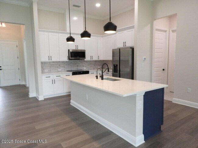 Building Photo - 8555 Henry Avenue