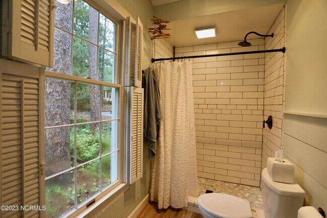 Building Photo - 25 Villagewood Cir