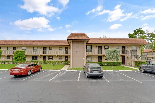 Building Photo - 21915 Lake Forest Cir