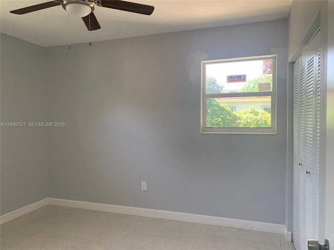 Building Photo - 15020 NE 6th Pl