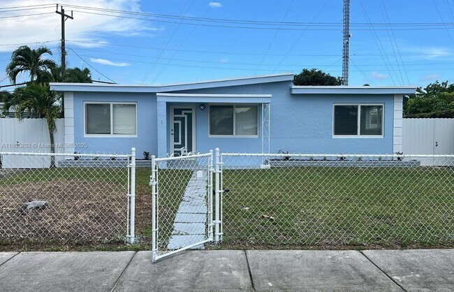 Building Photo - 2551 SW 53rd Ave