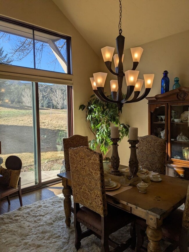 Building Photo - 29 Primrose Ln