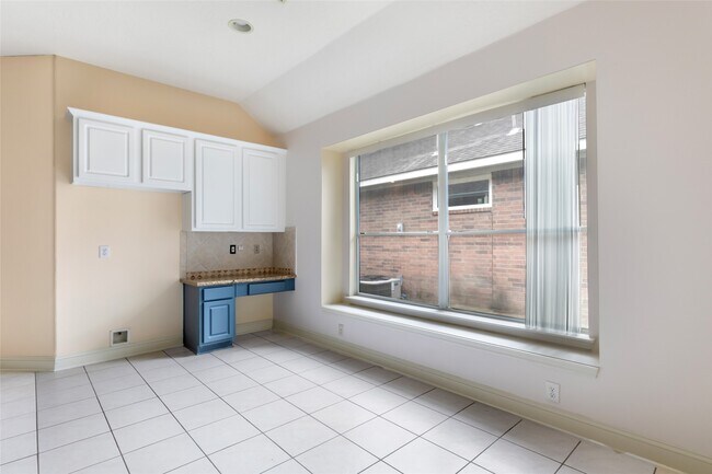 Building Photo - 18418 Hot Creek Ct