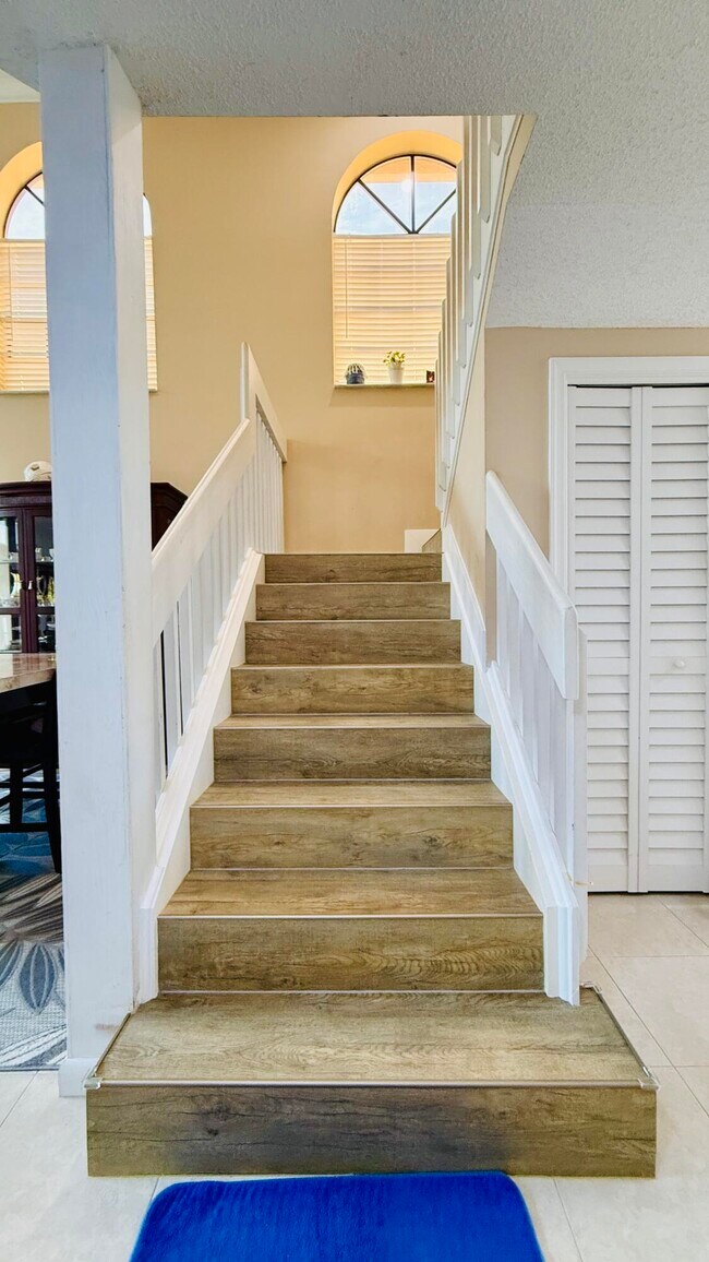 Building Photo - 9124 Villa Portofino Cir