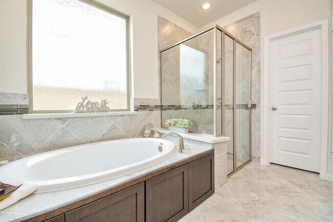 Building Photo - 923 Orange Zest Ln