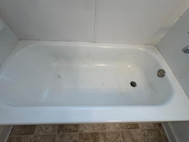 Building Photo - 413 Sandlewood Rd