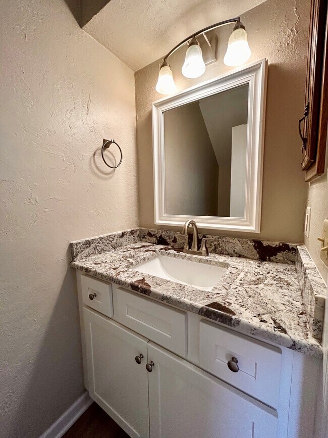 Building Photo - 11902 Shady Trail Ln