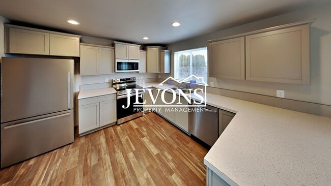 Building Photo - Enchanting 2020-built single-family home i...