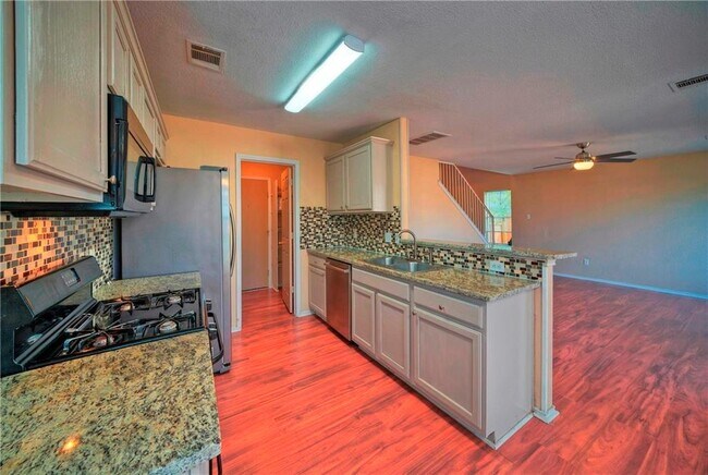 Building Photo - 14329 Teacup Ln