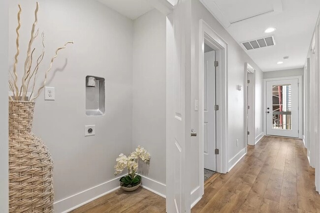 Building Photo - 5512 Vaught Dr