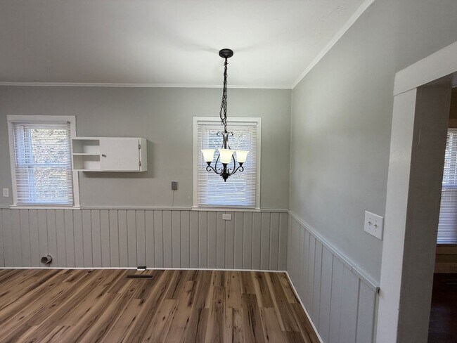 Building Photo - Statesville Downtown - 1BD / 1BA