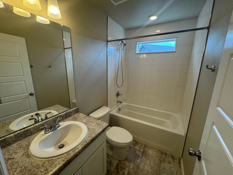 Building Photo - 6153 Callan Dr