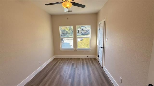 Building Photo - 2615 Creekview Dr